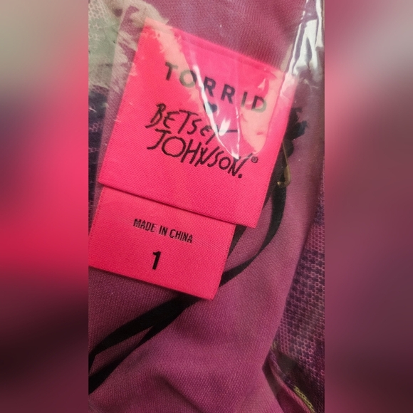 TORRID Betsey Johnson Floral Silky Soft Mini Bell Sleeve Sheerdress Plus Size 1X - Picture 14 of 17